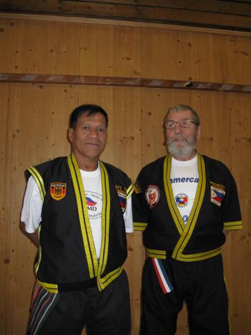 Großmeister Pepe Tan Yap (9. Dan) und Großmeister Wolfgang Schnur (9. Dan)
